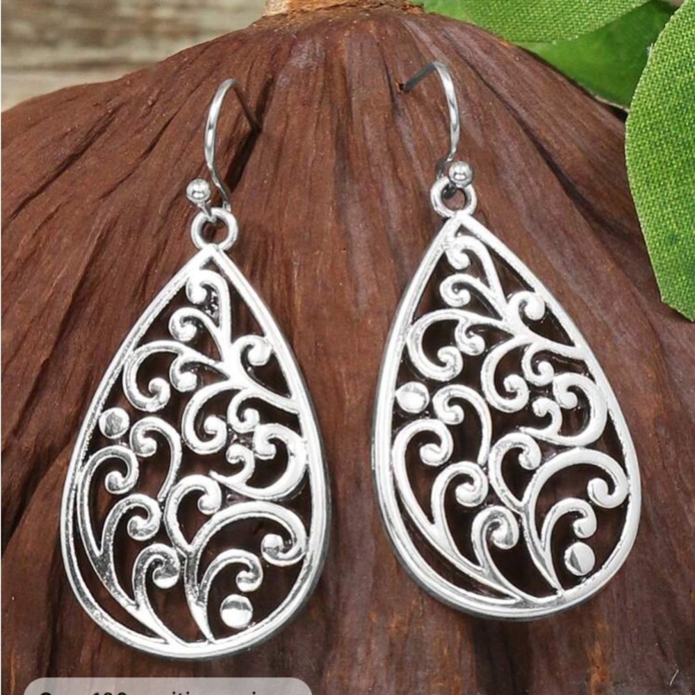🆕 Silver Filigree Earrings!!!  Brand NEW!!!